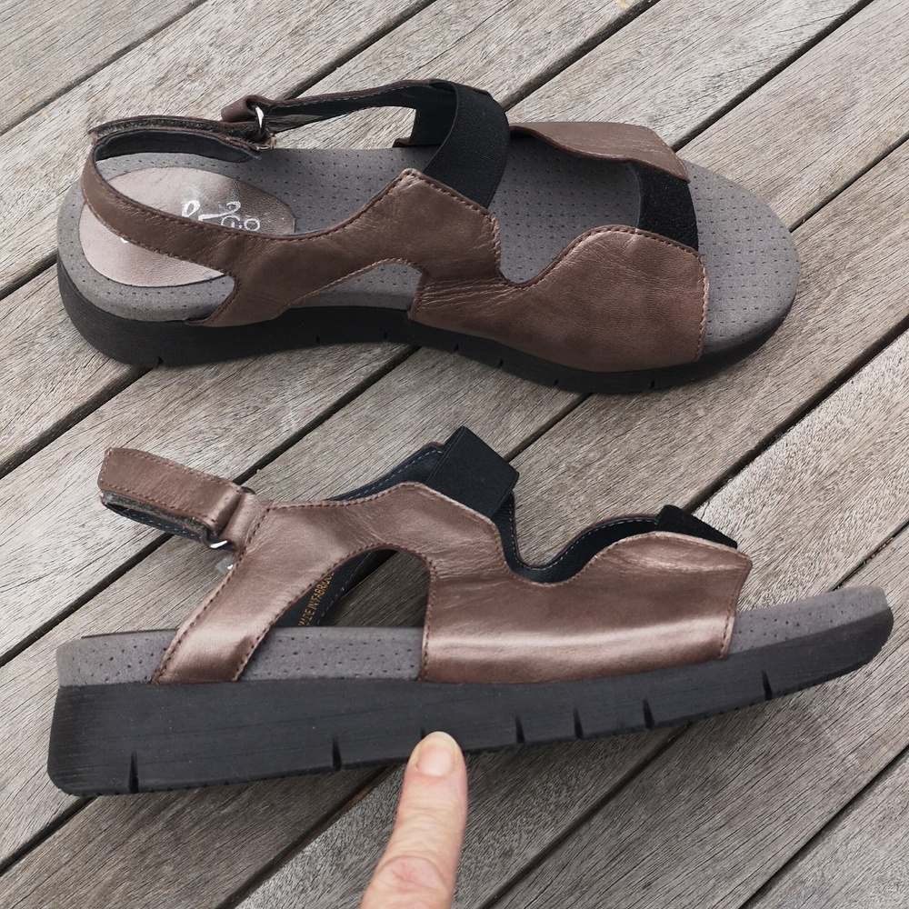 Bos. & Co leather sandals